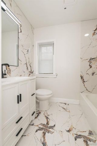 2471 Northland Avenue, St Louis, MO 63114