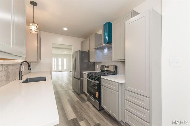 2471 Northland Avenue, St Louis, MO 63114