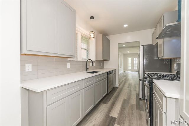 2471 Northland Avenue, St Louis, MO 63114