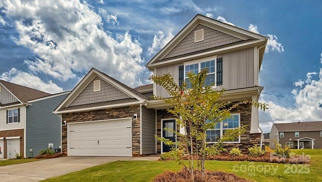 612 Country Oak Drive, Asheville, NC 28804
