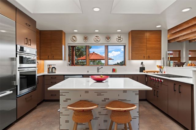 1014 Sierra Del Norte, Santa Fe, NM 87501