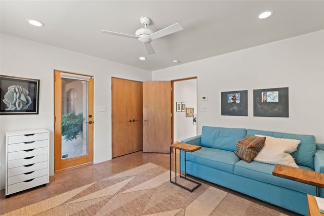 1014 Sierra Del Norte, Santa Fe, NM 87501