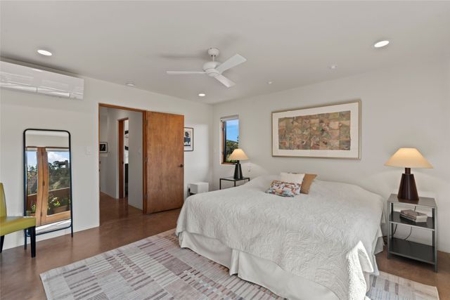 1014 Sierra Del Norte, Santa Fe, NM 87501
