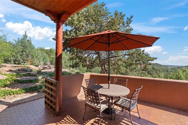 1014 Sierra Del Norte, Santa Fe, NM 87501