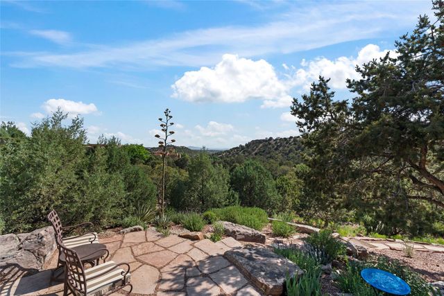 1014 Sierra Del Norte, Santa Fe, NM 87501