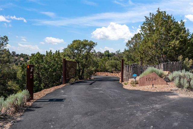 1014 Sierra Del Norte, Santa Fe, NM 87501