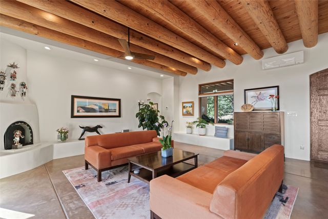 1014 Sierra Del Norte, Santa Fe, NM 87501