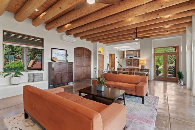 1014 Sierra Del Norte, Santa Fe, NM 87501