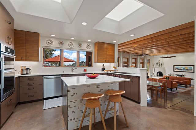 1014 Sierra Del Norte, Santa Fe, NM 87501