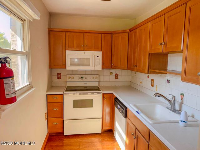 71C White Street 71C, Eatontown, NJ 07724