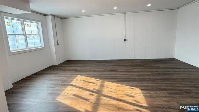 24 Peterson Road, Wayne, NJ 07470