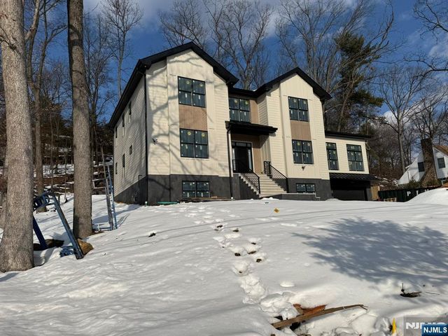 24 Peterson Road, Wayne, NJ 07470