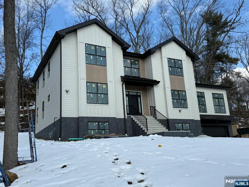 24 Peterson Road, Wayne, NJ 07470