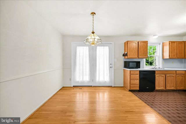 48 PENNWICK DR, Lititz, PA 17543