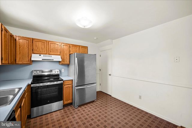 48 PENNWICK DR, Lititz, PA 17543