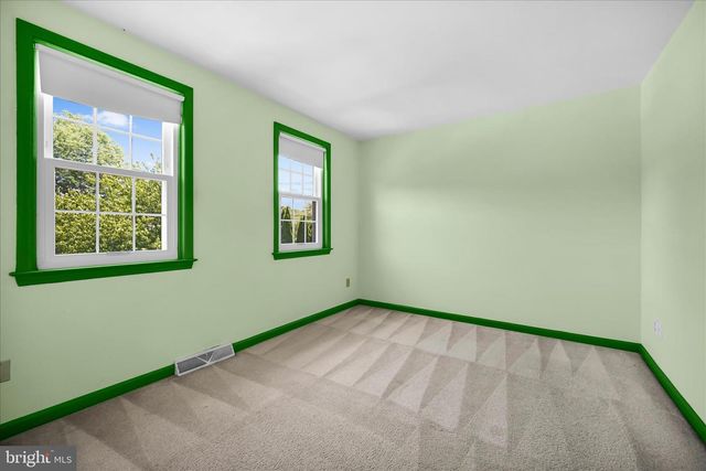 48 PENNWICK DR, Lititz, PA 17543