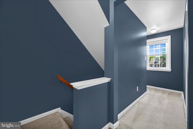 48 PENNWICK DR, Lititz, PA 17543