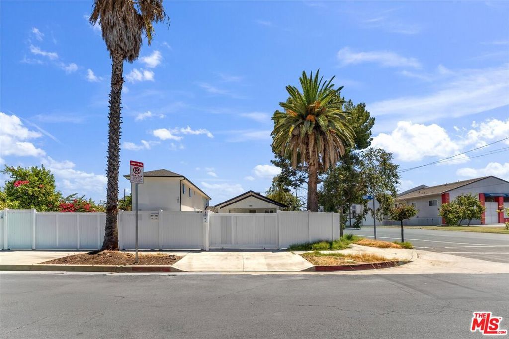 11018 Olinda Street, Sun Valley, CA 91352 — photo 4