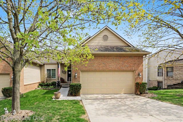 846 Ridgeside Drive, Milford Village, MI 48381