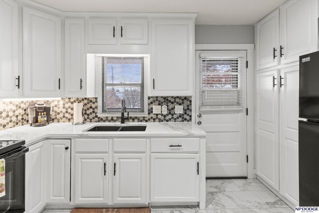 5902 S 50th Street, Omaha, NE 68117