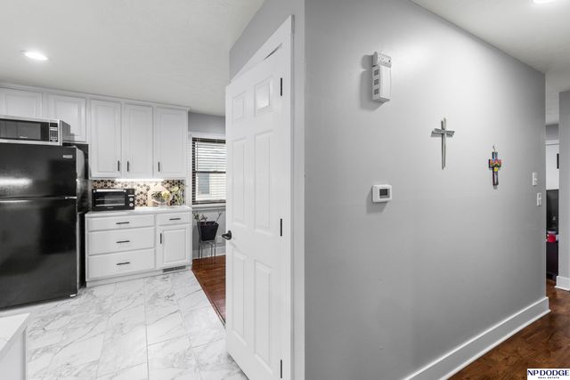 5902 S 50th Street, Omaha, NE 68117