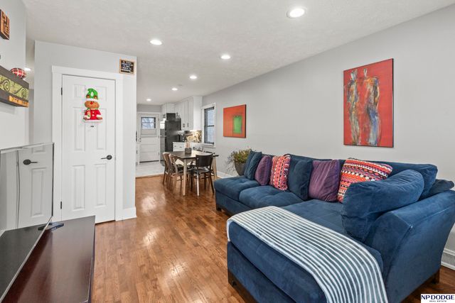 5902 S 50th Street, Omaha, NE 68117