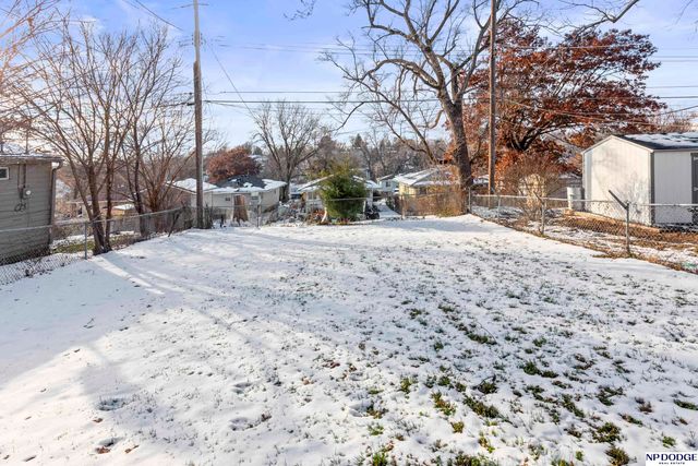 5902 S 50th Street, Omaha, NE 68117