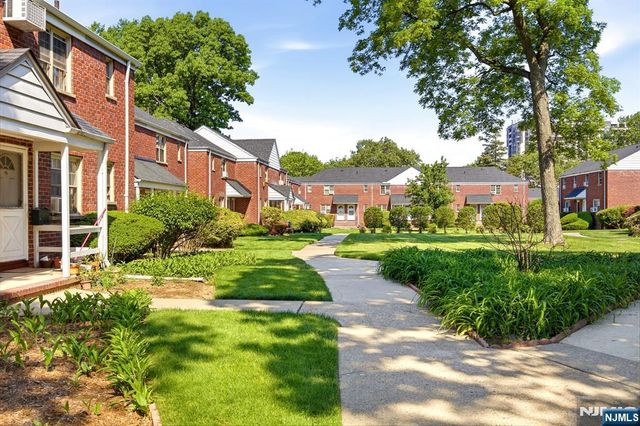 1241 Anderson 19, Fort Lee, NJ 07024