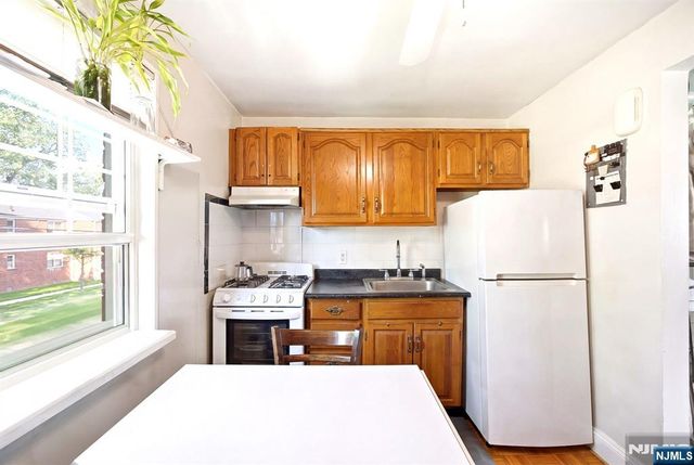 1241 Anderson 19, Fort Lee, NJ 07024