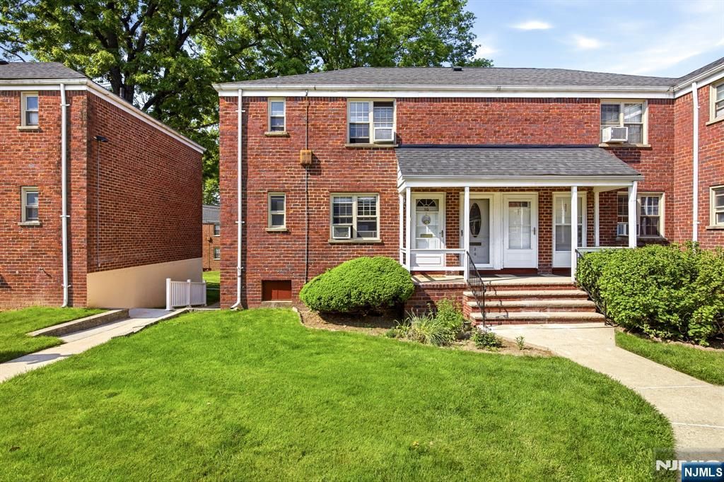 1241 Anderson 19, Fort Lee, NJ 07024