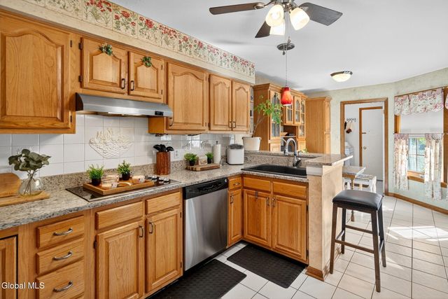 142 Killarney Drive, Niskayuna, NY 12309