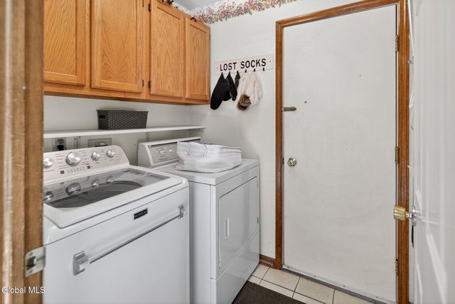 142 Killarney Drive, Niskayuna, NY 12309