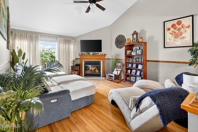 142 Killarney Drive, Niskayuna, NY 12309