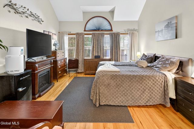 142 Killarney Drive, Niskayuna, NY 12309