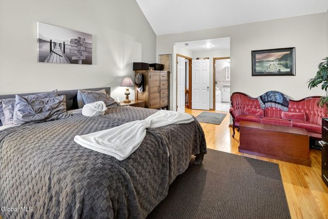 142 Killarney Drive, Niskayuna, NY 12309