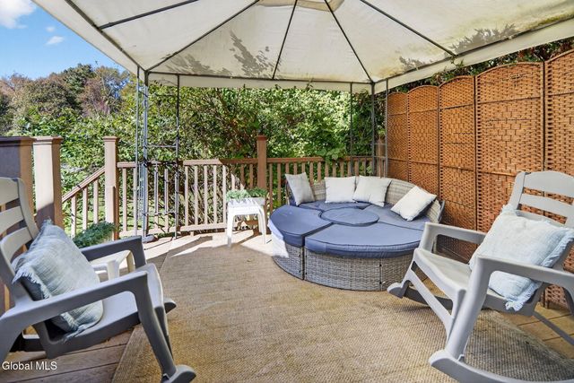 142 Killarney Drive, Niskayuna, NY 12309