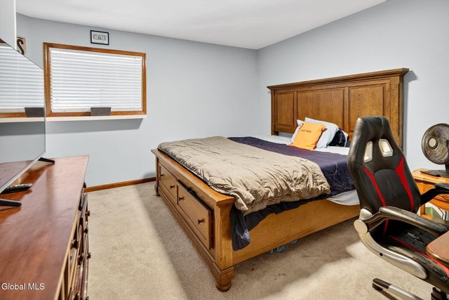 142 Killarney Drive, Niskayuna, NY 12309