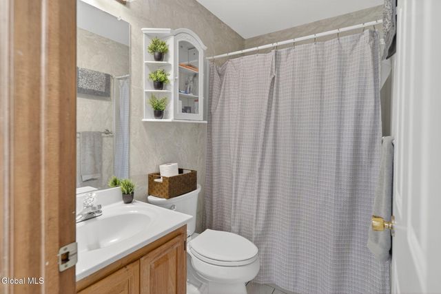 142 Killarney Drive, Niskayuna, NY 12309