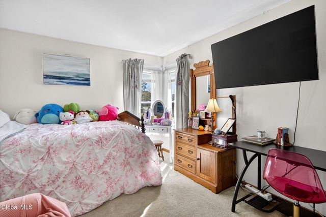 142 Killarney Drive, Niskayuna, NY 12309