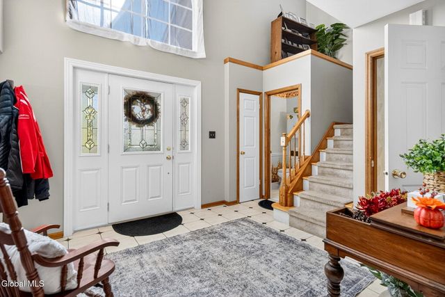 142 Killarney Drive, Niskayuna, NY 12309