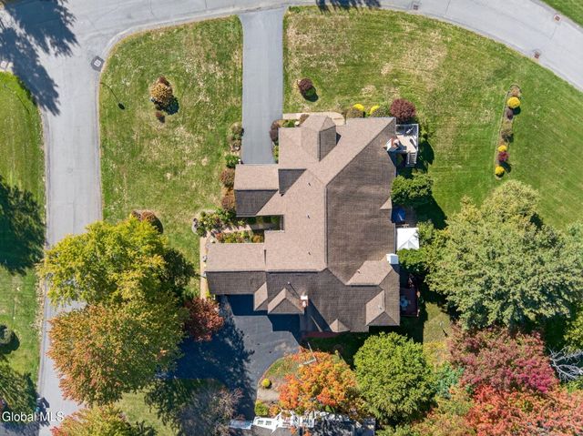 142 Killarney Drive, Niskayuna, NY 12309