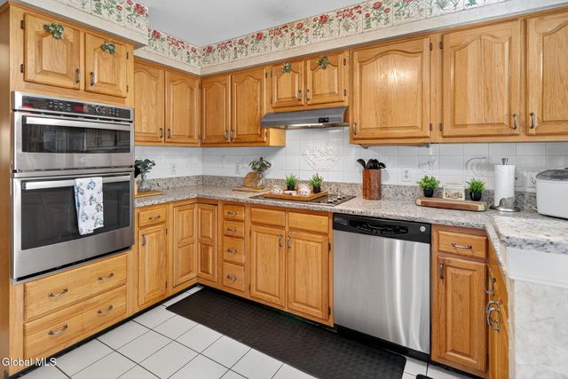 142 Killarney Drive, Niskayuna, NY 12309