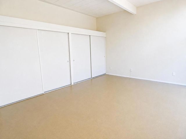 866 N Topaz Circle, Palm Springs, CA 92262