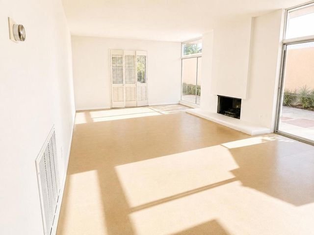866 N Topaz Circle, Palm Springs, CA 92262