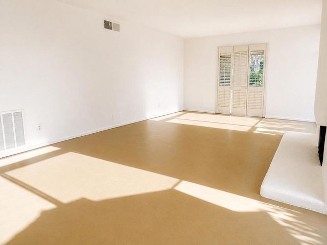866 N Topaz Circle, Palm Springs, CA 92262