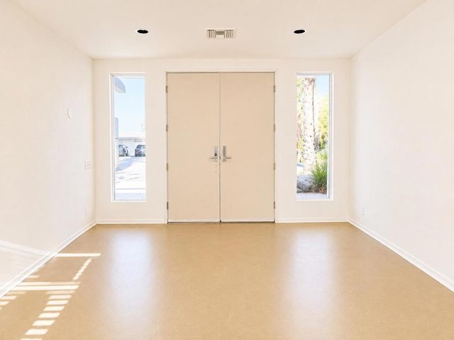 866 N Topaz Circle, Palm Springs, CA 92262