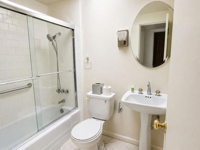 866 N Topaz Circle, Palm Springs, CA 92262
