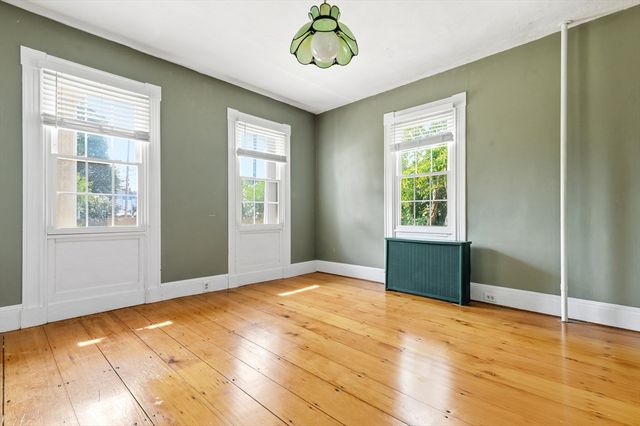 69 Main St, Kingston, MA 02364