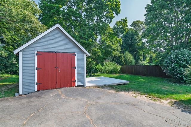 69 Main St, Kingston, MA 02364