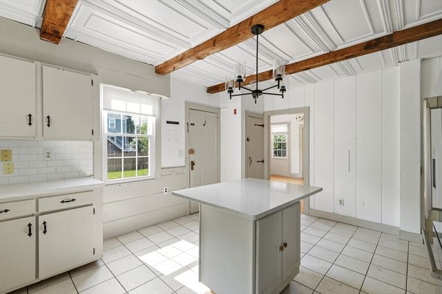 69 Main St, Kingston, MA 02364